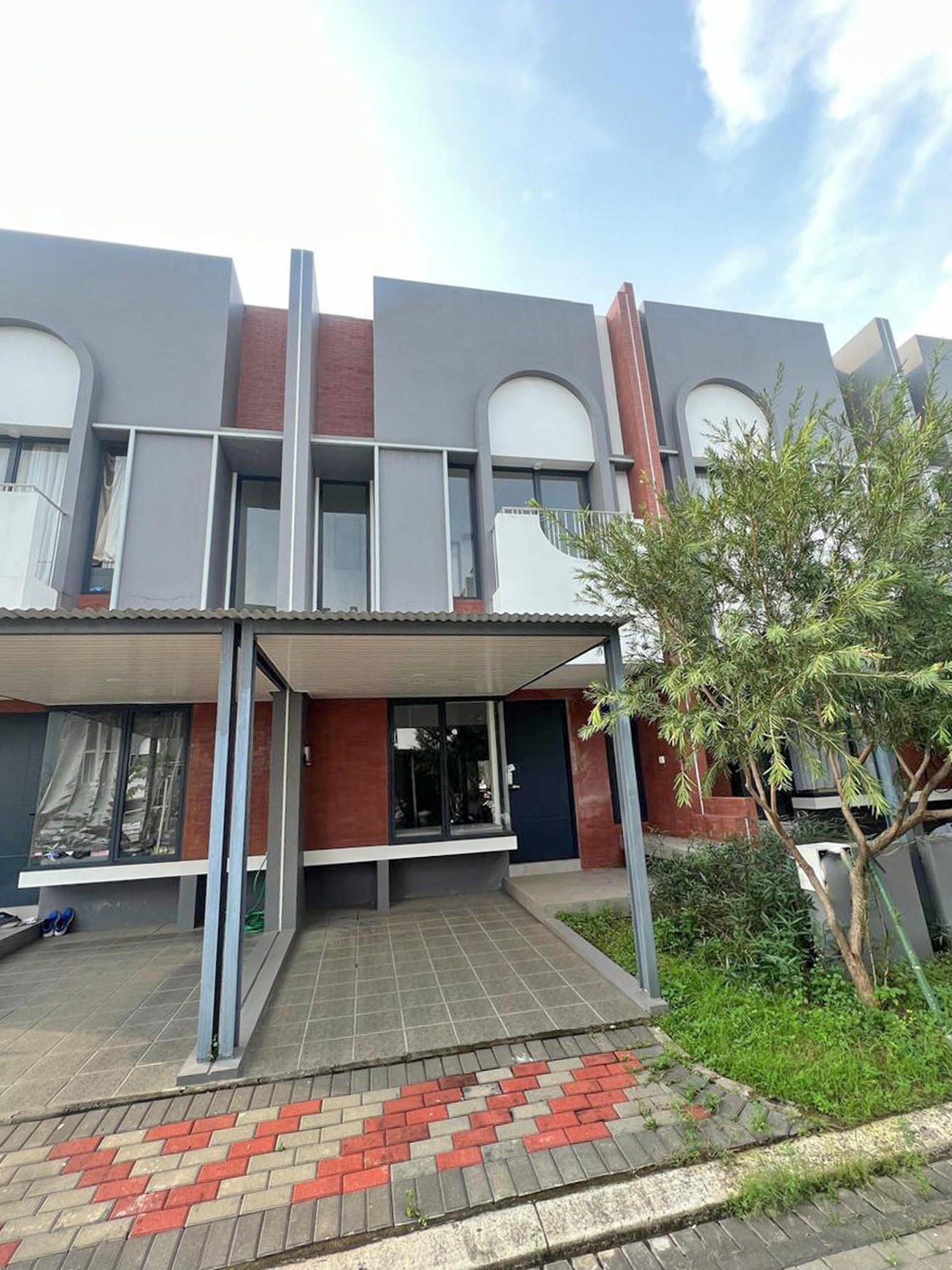 Rumah 2 lantai di Freja House BSD City