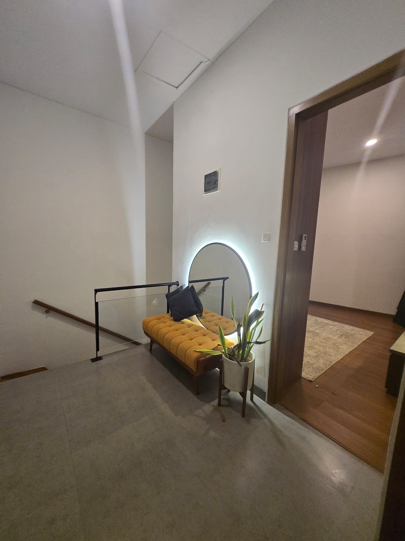 Rumah nyaman siap huni di The Residence Jeruk Purut Cilandak Timur