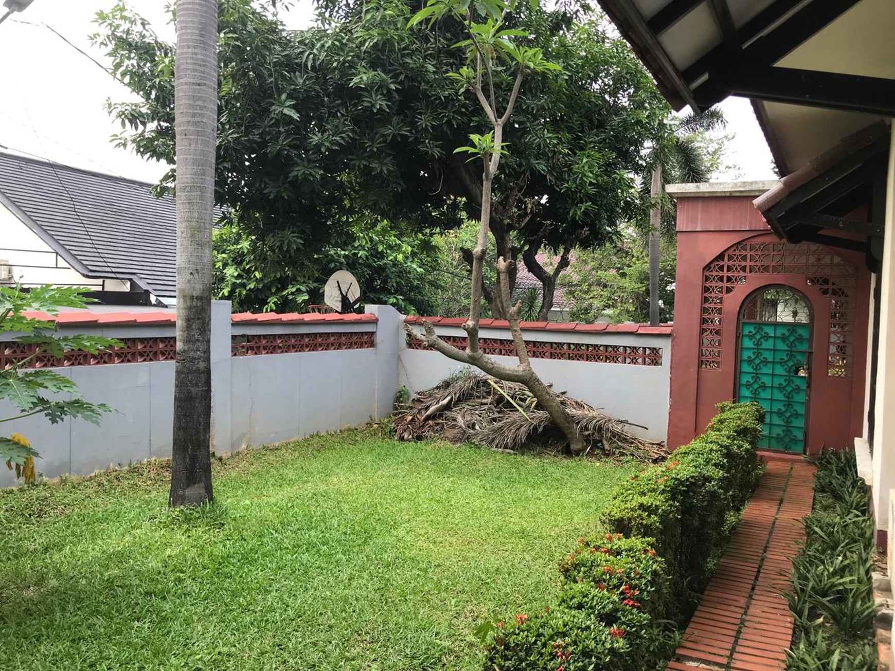 Rumah Lokasi Hook Strategis Akses Jalan 2 Mobil di Jalan Saraswati, Cipete Utara, Kebayoran Baru, Jakarta Selatan
