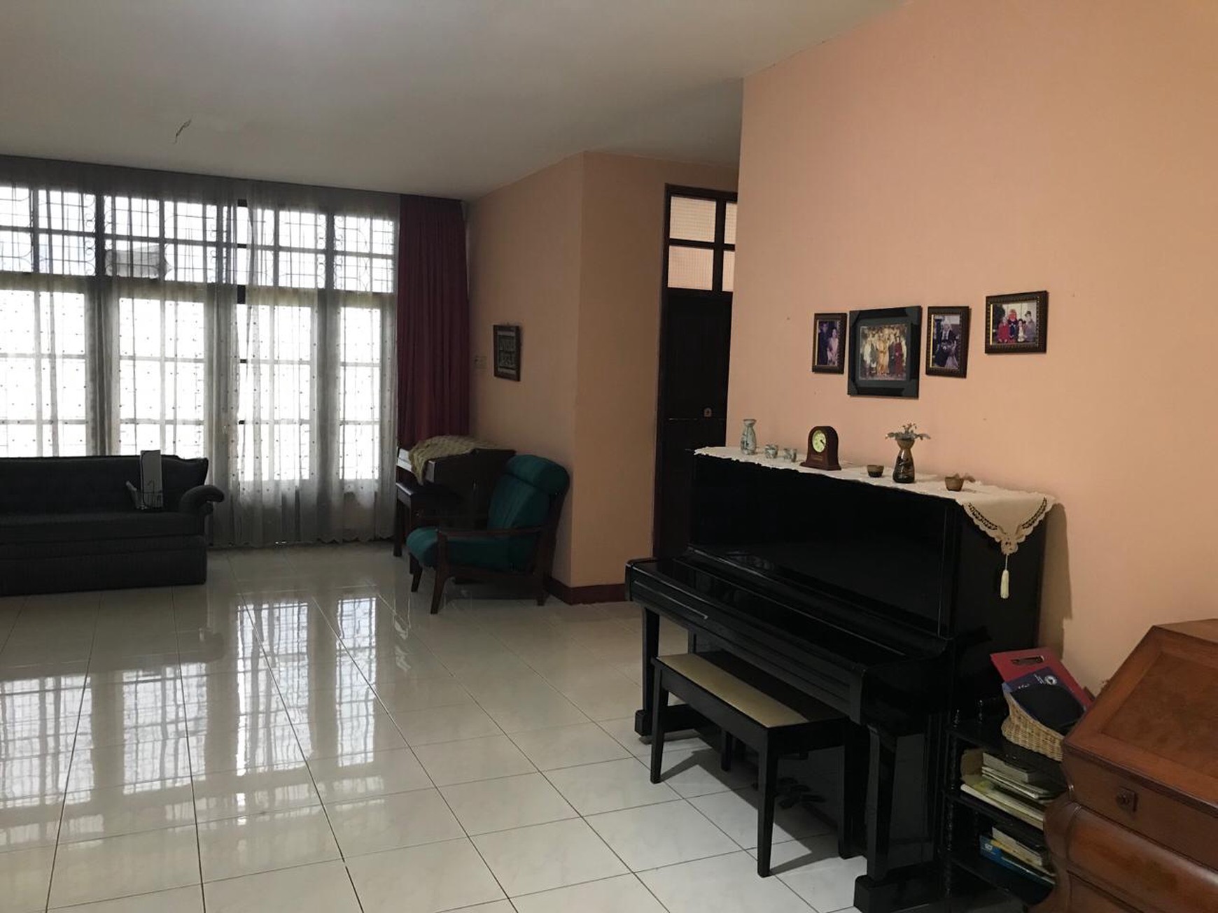 Rumah Lokasi Hook Strategis Akses Jalan 2 Mobil di Jalan Saraswati, Cipete Utara, Kebayoran Baru, Jakarta Selatan