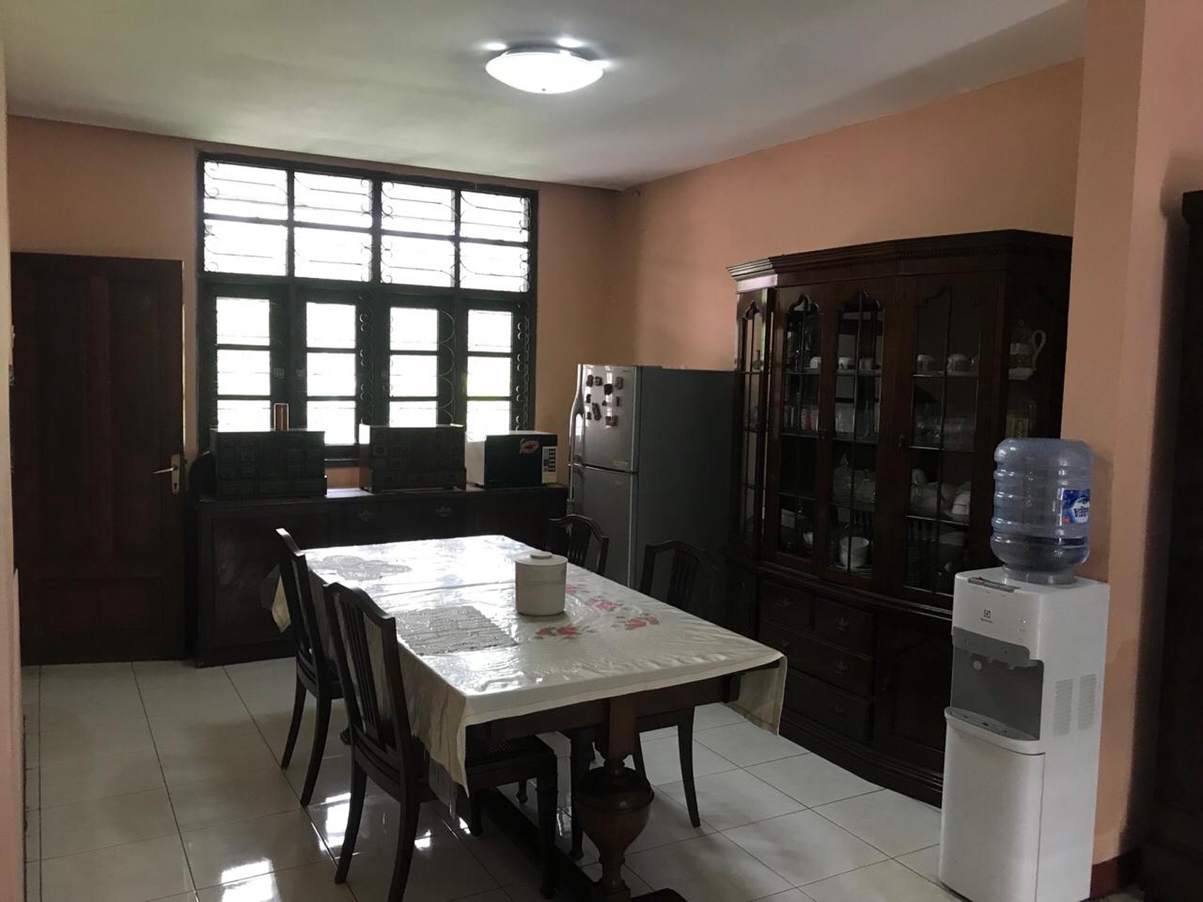 Rumah Lokasi Hook Strategis Akses Jalan 2 Mobil di Jalan Saraswati, Cipete Utara, Kebayoran Baru, Jakarta Selatan