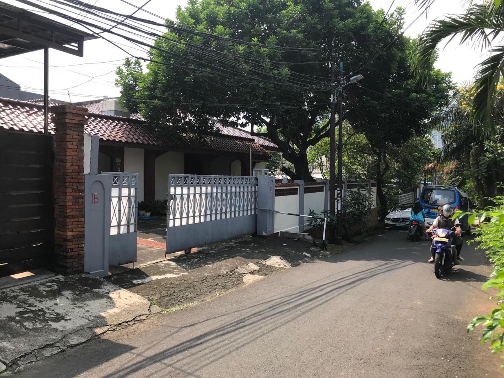 Rumah Lokasi Hook Strategis Akses Jalan 2 Mobil di Jalan Saraswati, Cipete Utara, Kebayoran Baru, Jakarta Selatan