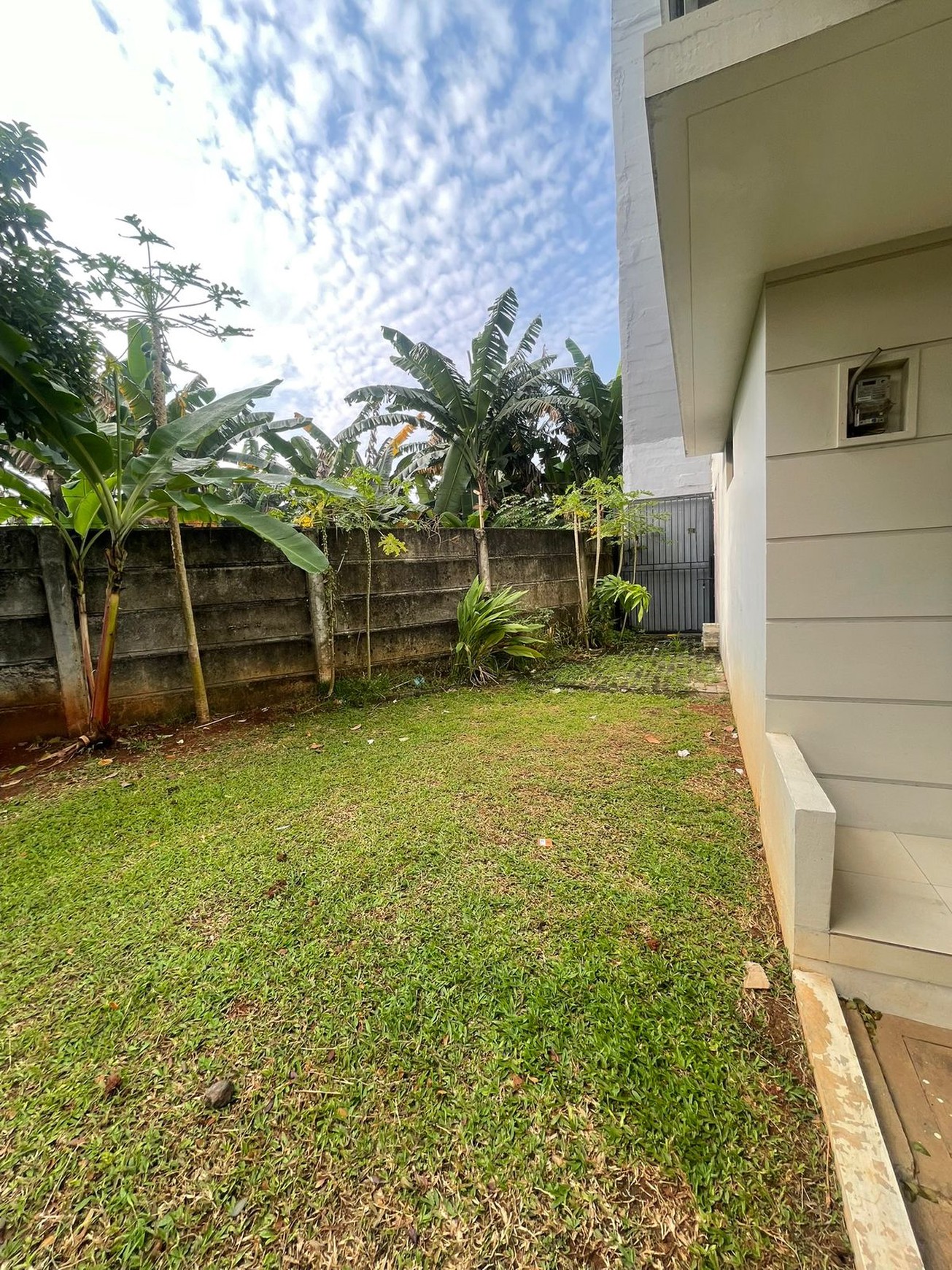 Rumah Hook di Linea Residence Graha Raya Bintaro