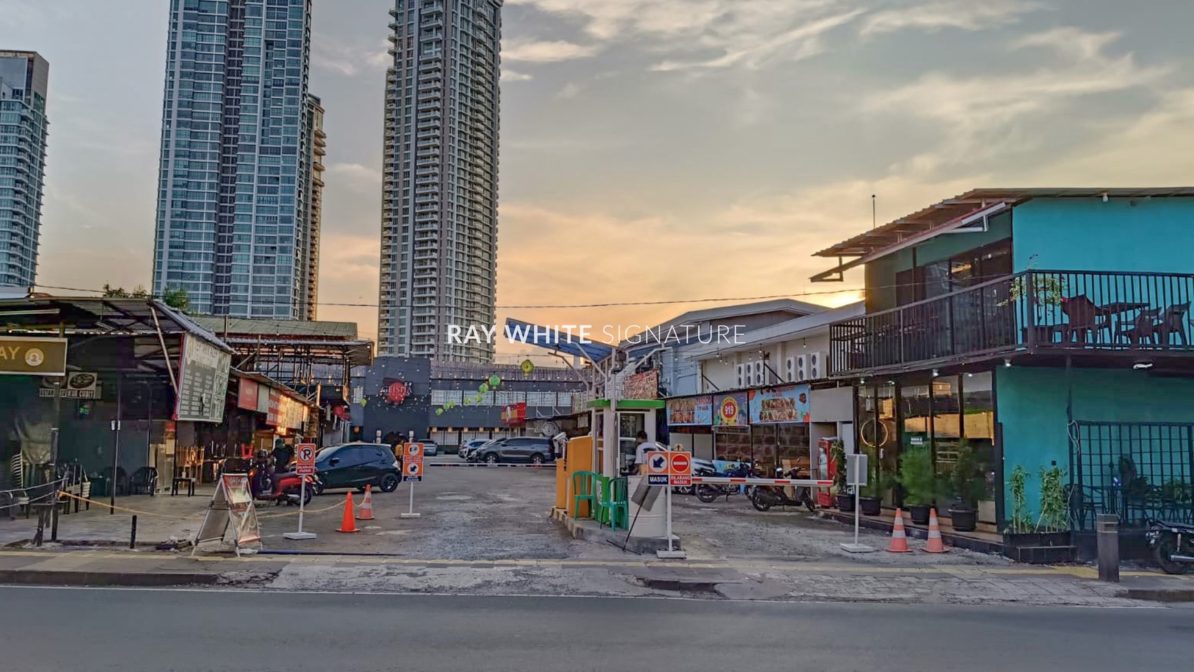 Tanah dan Bangunan di Zona Komersil Jl Kemang Raya