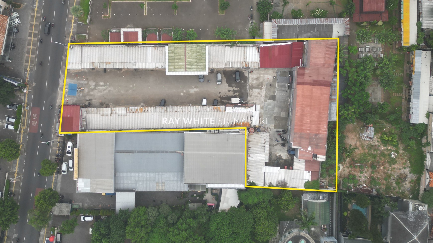 Tanah dan Bangunan di Zona Komersil Jl Kemang Raya