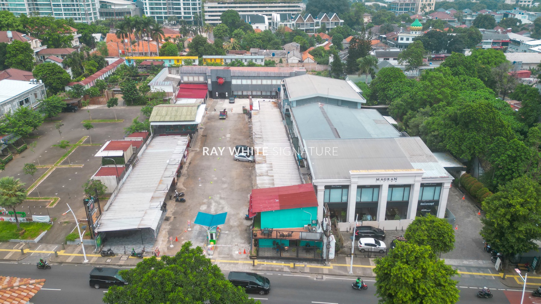 Tanah dan Bangunan di Zona Komersil Jl Kemang Raya