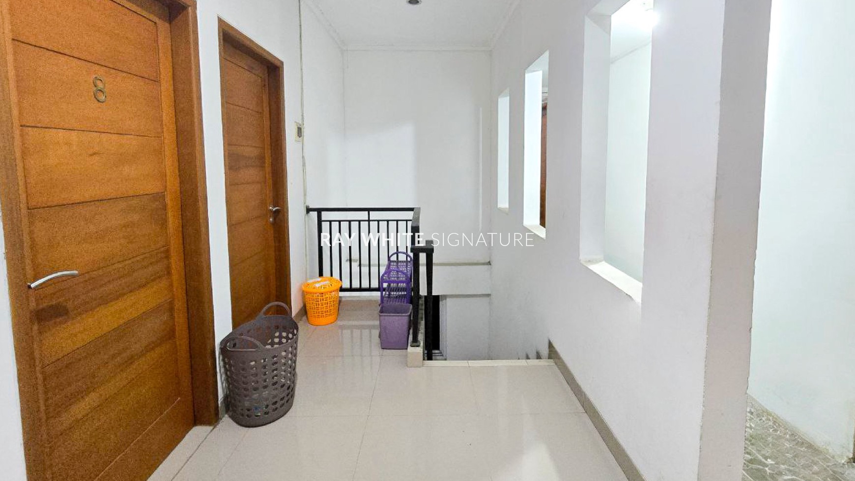 Dijual Rumah Kost 3 Lantai di Jl Tiong Setiabudi