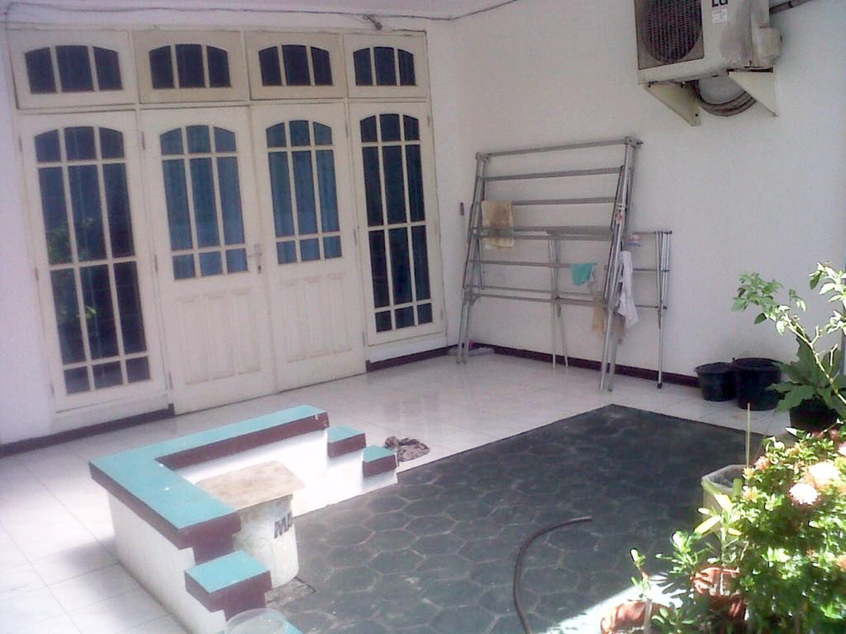 Rumah di Medokan Ayu Surabaya Timur, Row Jalan Lebar, Bagus + Terawat, Siap Huni