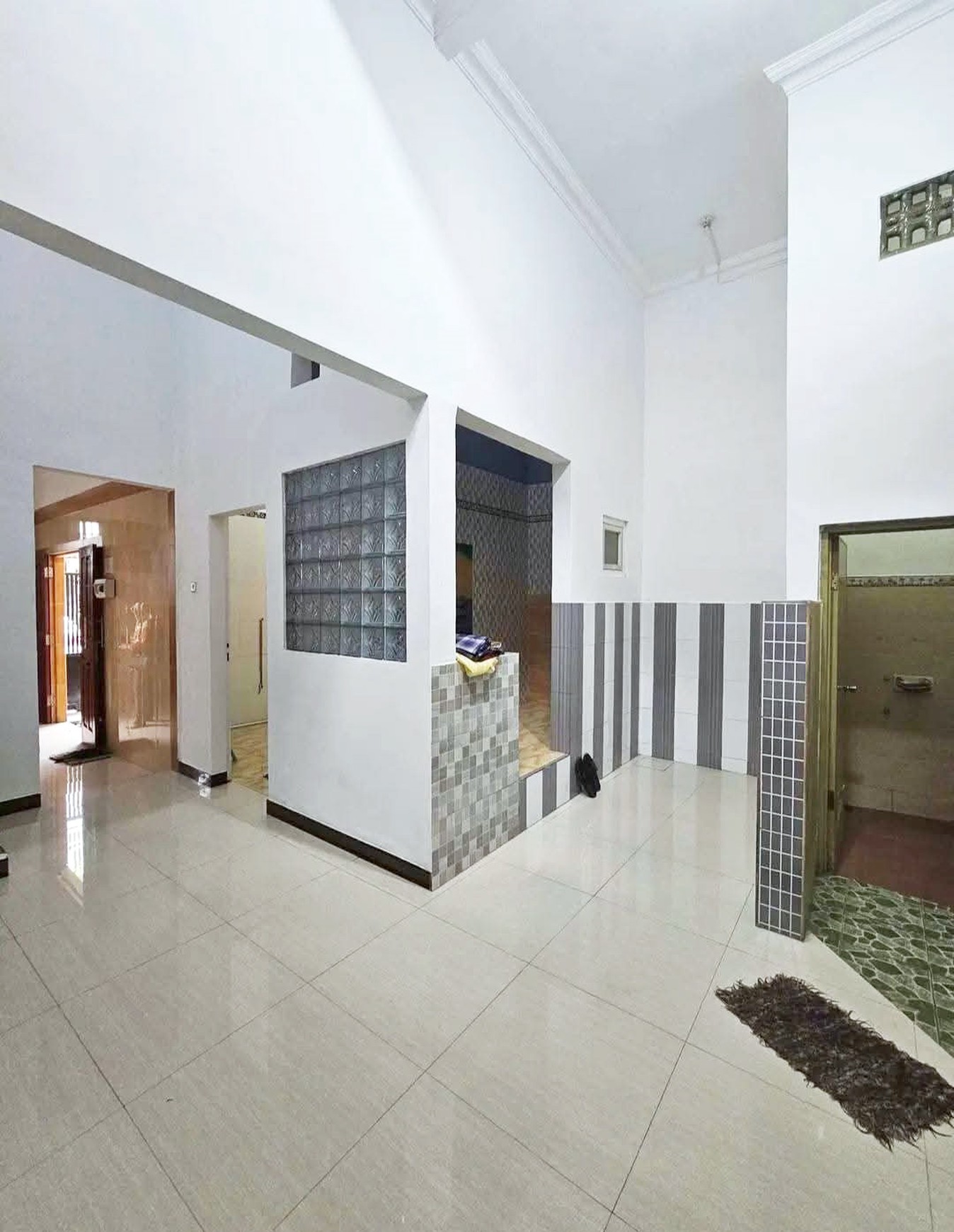 Rumah Baru Gress di Taman Gunung Anyar Surabaya Timur, 2 Lantai, Minimalis - LT -