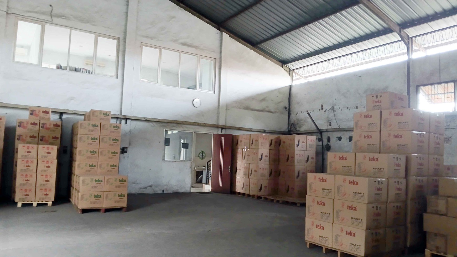 Gudang + Kantor di Raya Driyorejo Gresik, Hadap Selatan, SHM, NOL JALAN RAYA PROVINSI
