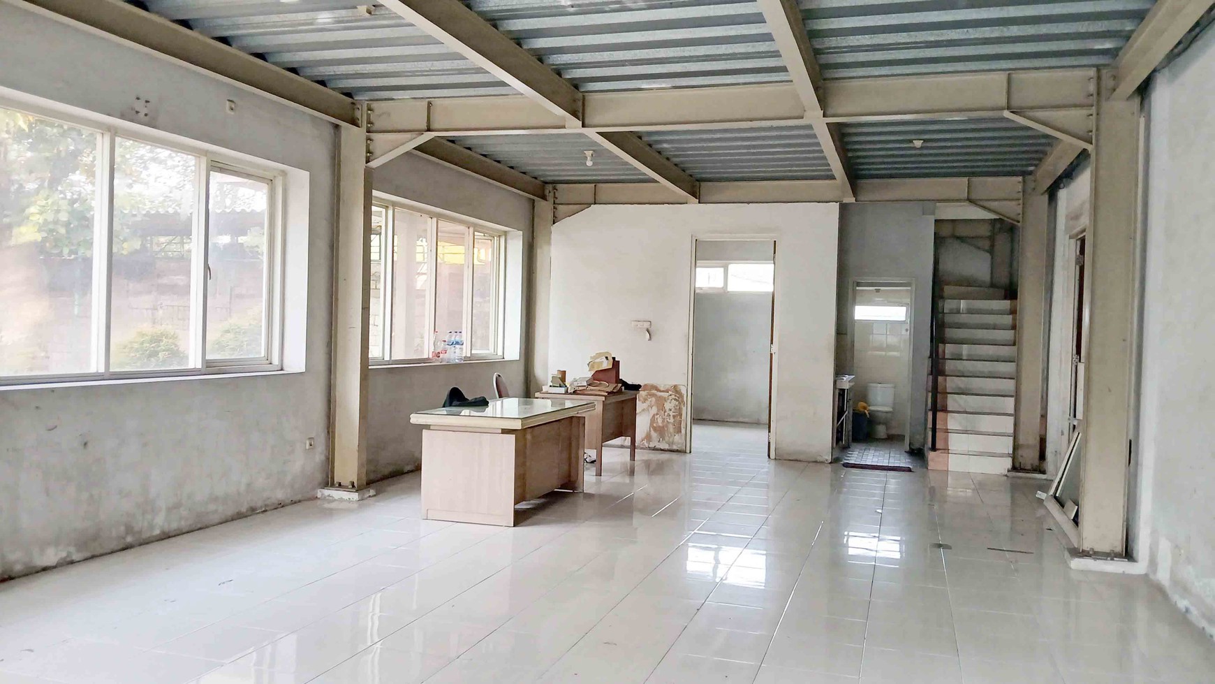 Gudang + Kantor di Raya Driyorejo Gresik, Hadap Selatan, SHM, NOL JALAN RAYA PROVINSI