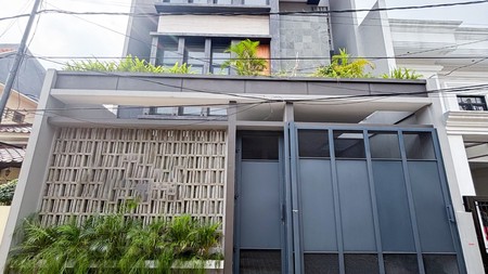 BRAND NEW BANGUNAN 3 LANTAI SIAP HUNI DALAM KOMPLEK PONDOK INDAH, JAKARTA SELATAN