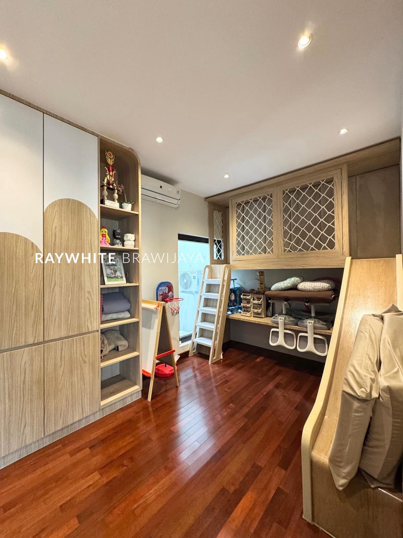Rumah Dalam Townhouse Cilandak Pondok Labu