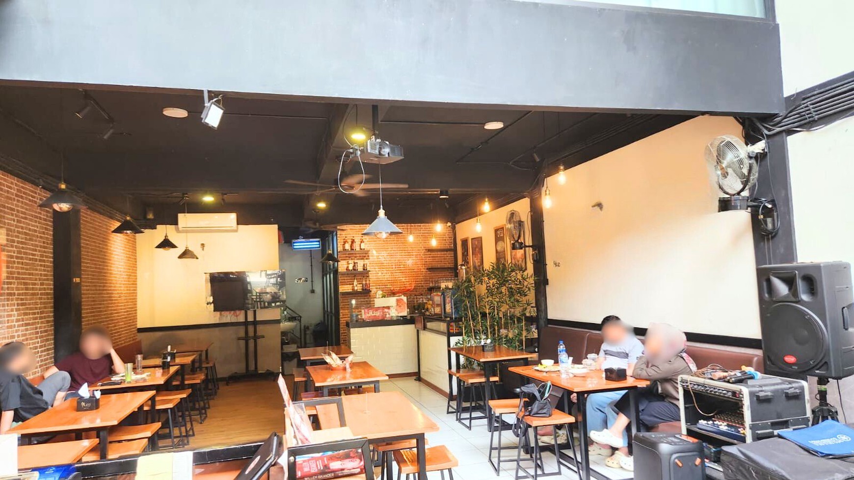 Ruko 3 Lantai Cocok untuk Usaha Kuliner Lokasi Premium di Tebet Barat