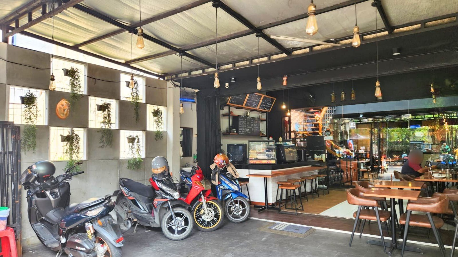 Ruko 3 Lantai Cocok untuk Usaha Kuliner Lokasi Premium di Tebet Barat
