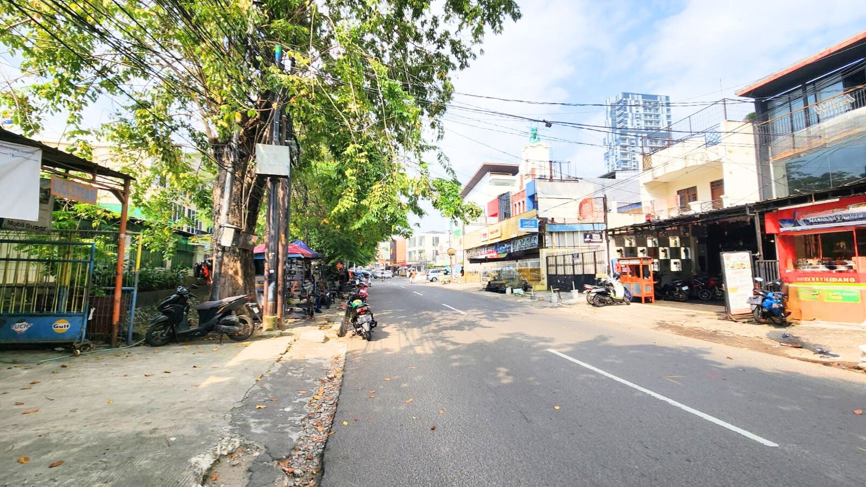 Ruko 3 Lantai Cocok untuk Usaha Kuliner Lokasi Premium di Tebet Barat