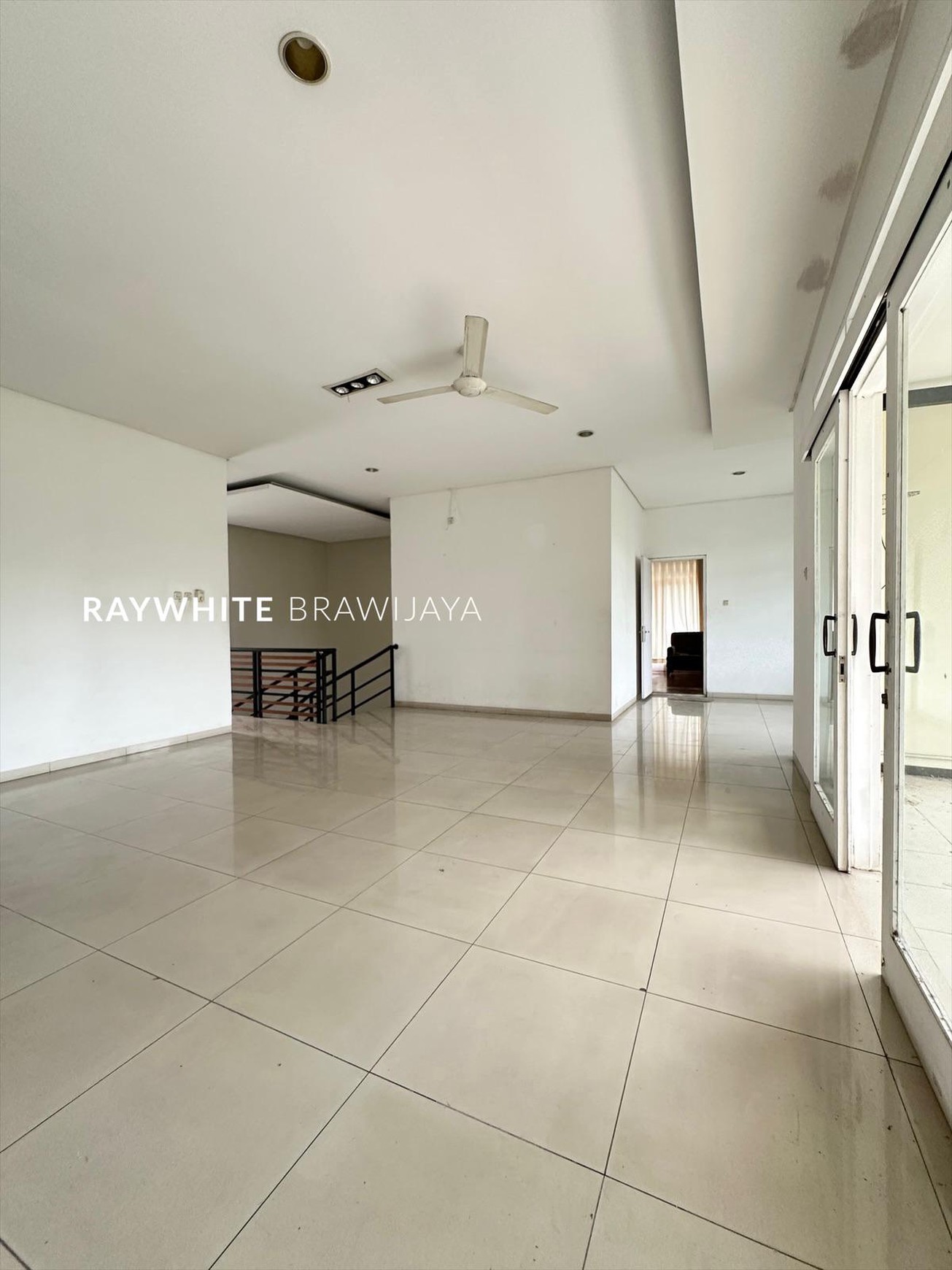 Rumah Hitung Tanah Bebas Banjir Area Kemang Utara