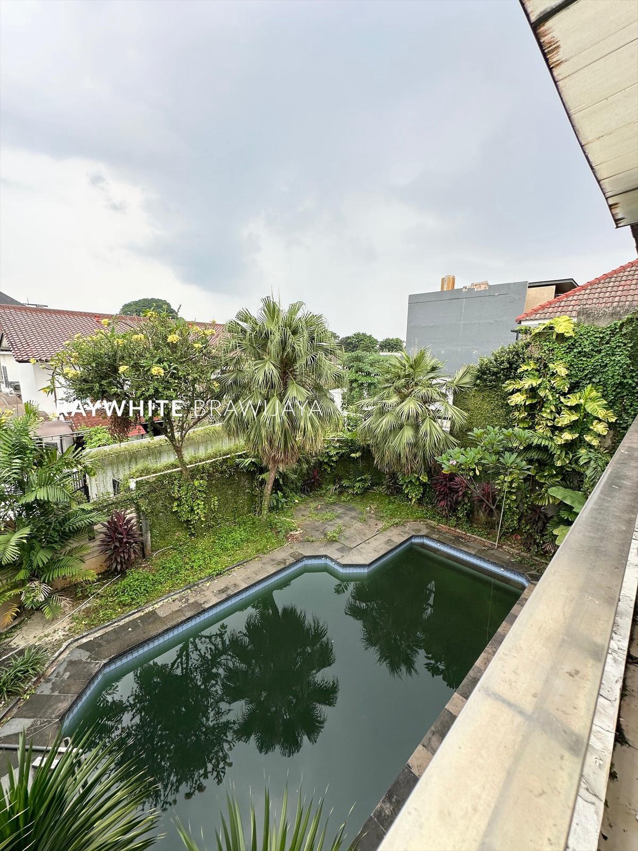 Rumah Hitung Tanah Bebas Banjir Area Kemang Utara