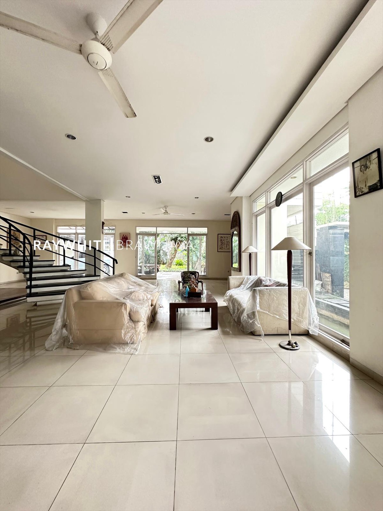 Rumah Hitung Tanah Bebas Banjir Area Kemang Utara