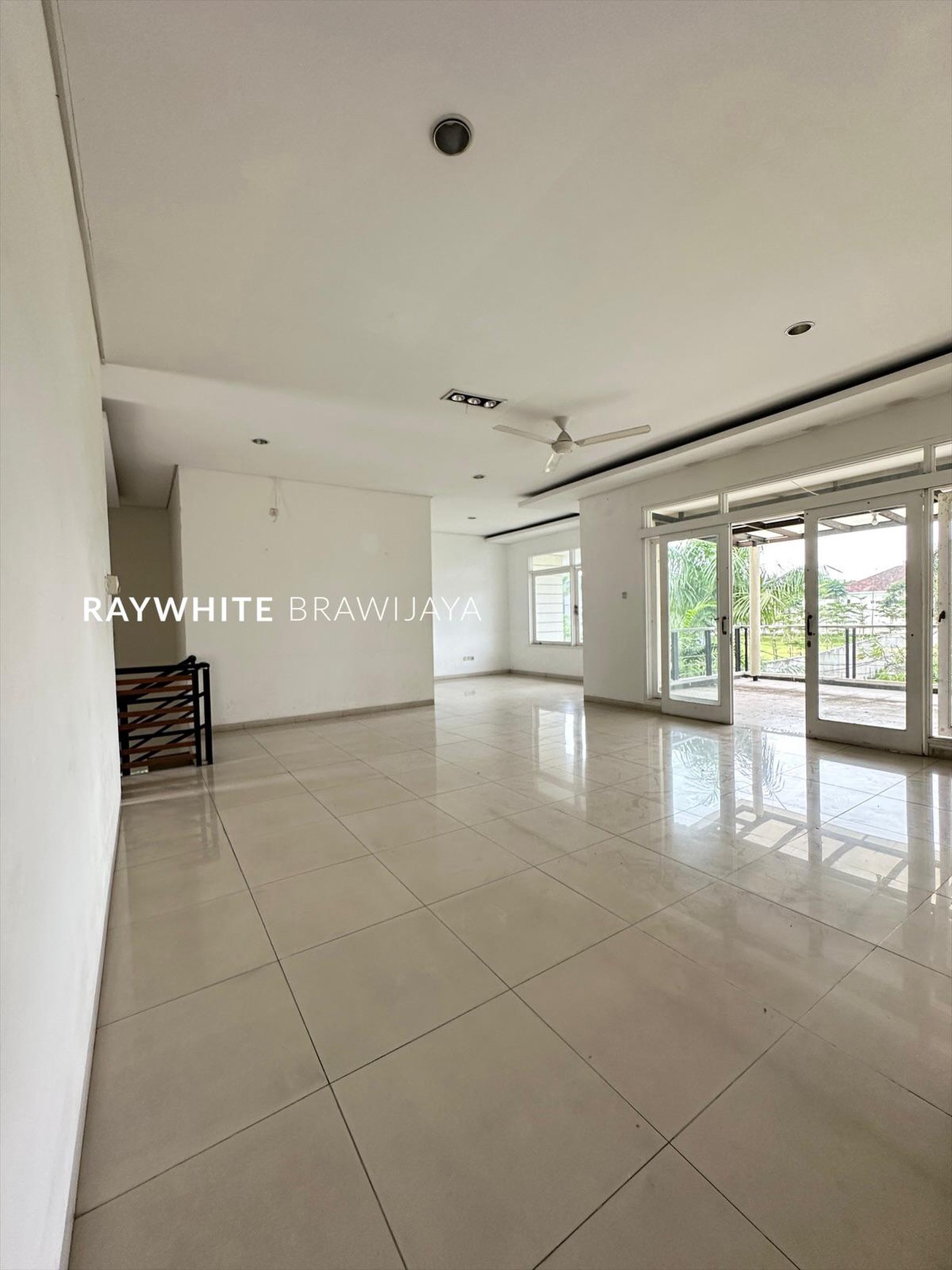 Rumah Hitung Tanah Bebas Banjir Area Kemang Utara