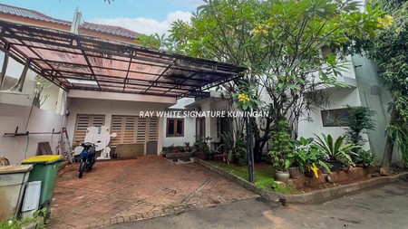Rumah Dalam Komplek Town House di Jl Lebak Bulus 3 