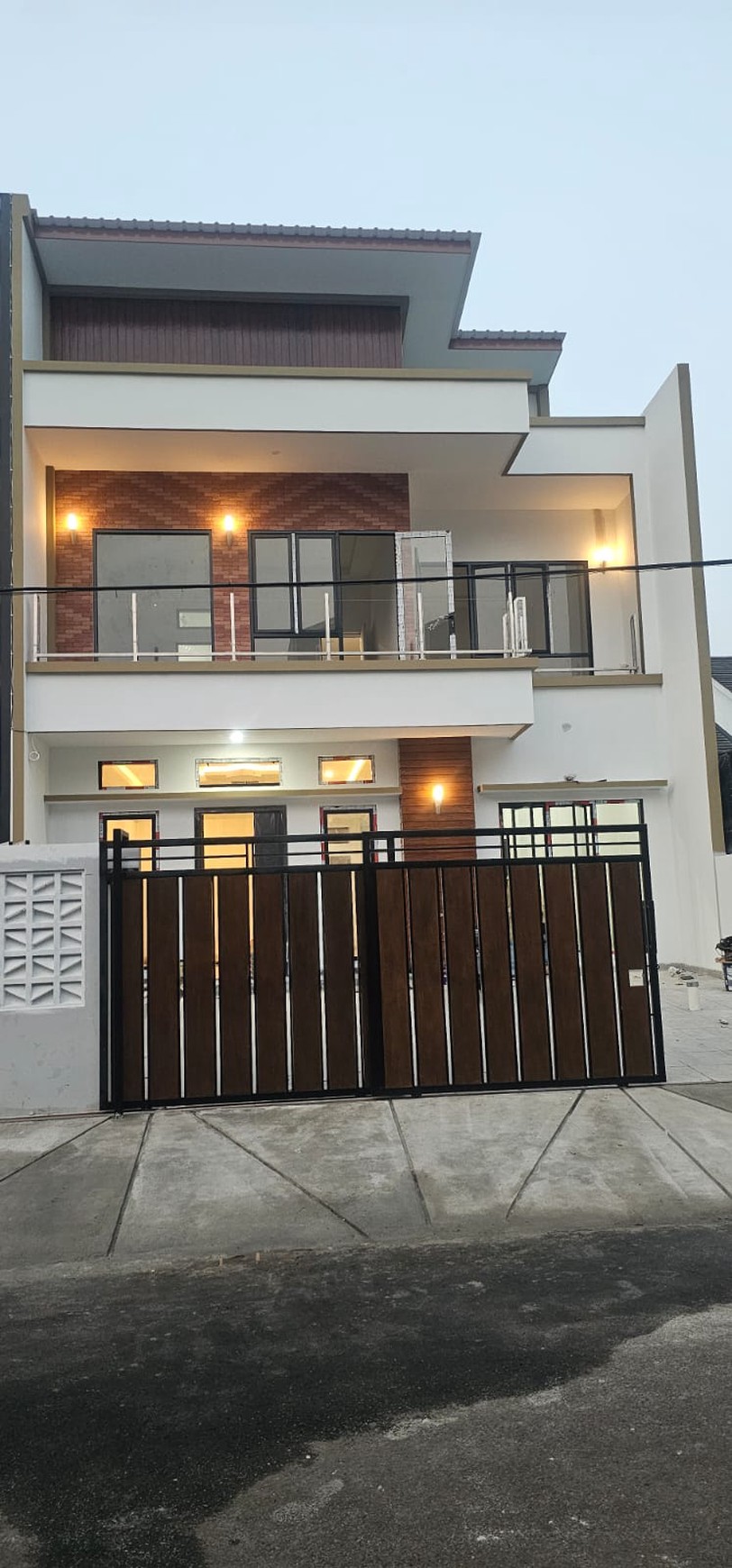 Rumah Brand New 2 lantai di Nusa Loka BSD City Tangerang Selatan dekat tol pasar modern BSD
