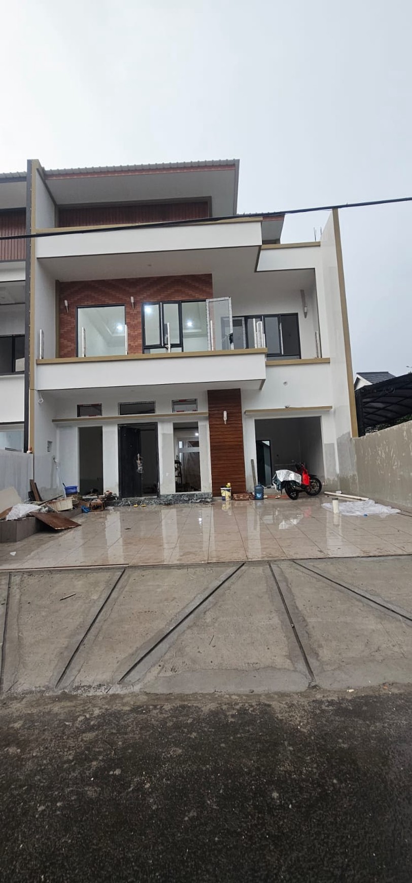 Rumah Brand New 2 lantai di Nusa Loka BSD City Tangerang Selatan dekat tol pasar modern BSD