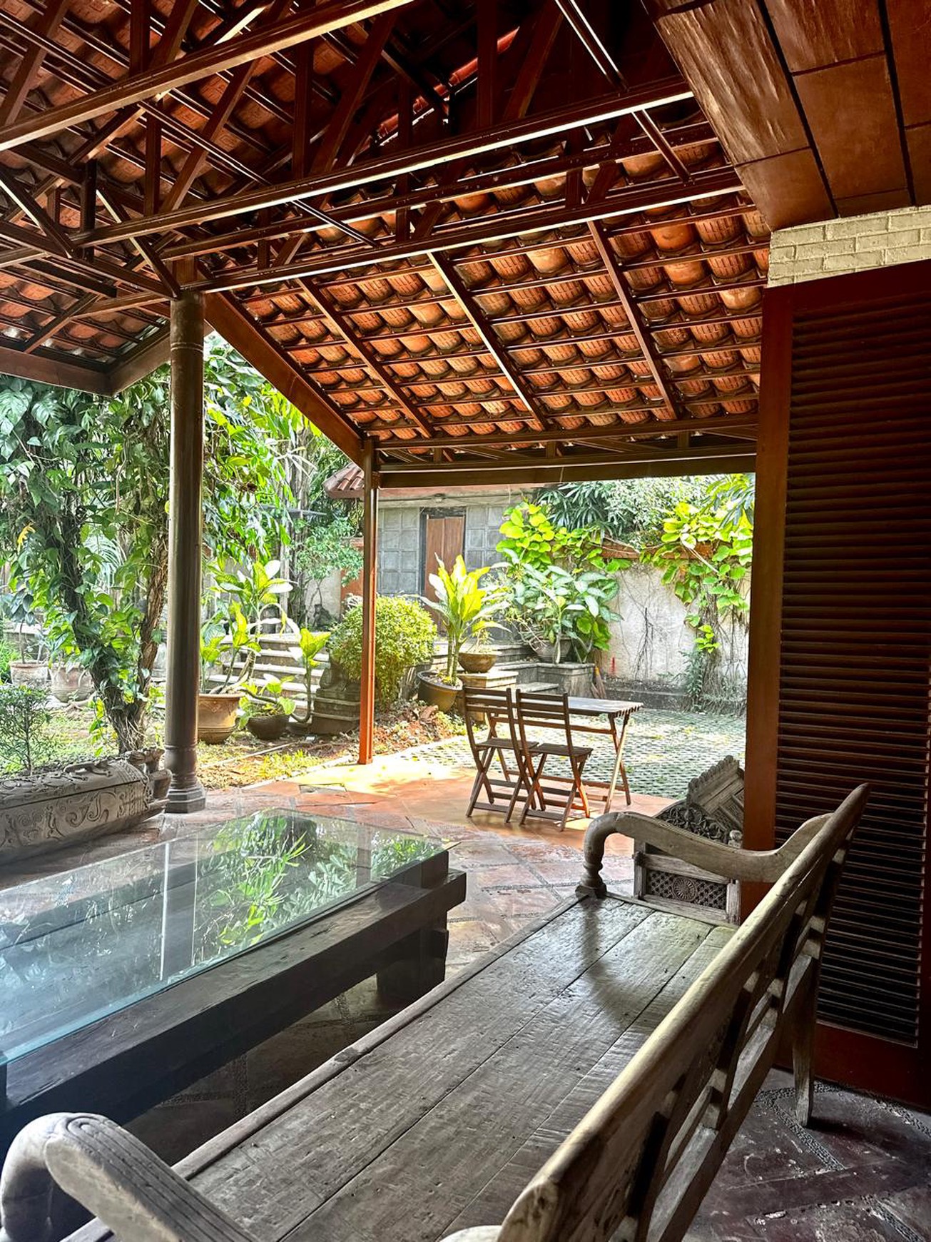 Rumah Mewah Gaya Villa Hitung Tanah Bonus Bangunan Bagus Di Bali View Cirendeu, Ciputat
