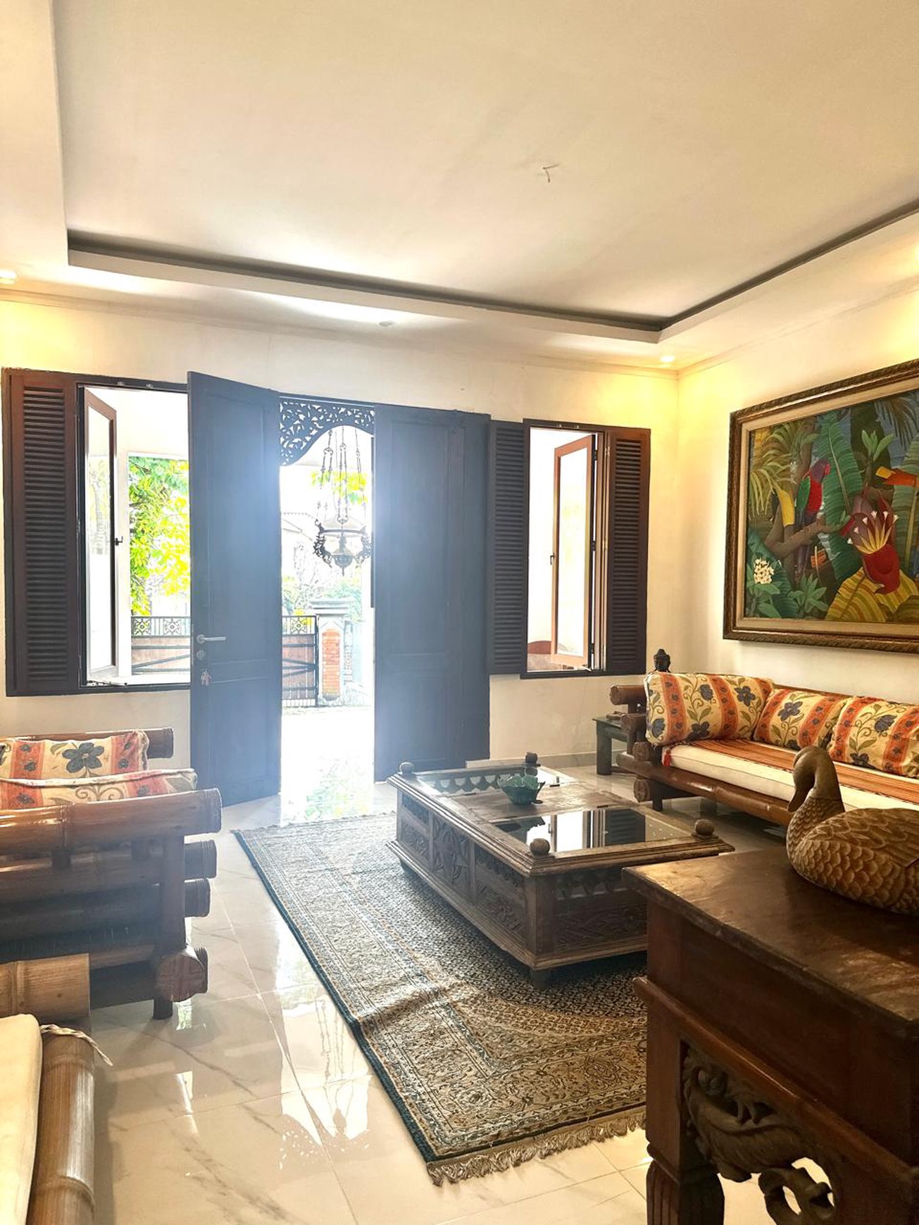 Rumah Mewah Gaya Villa Hitung Tanah Bonus Bangunan Bagus Di Bali View Cirendeu, Ciputat