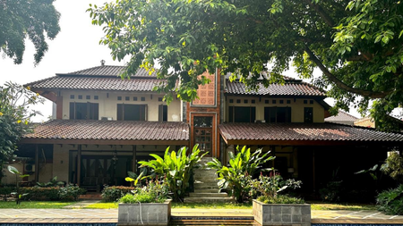 Rumah Mewah Gaya Villa Hitung Tanah Bonus Bangunan Bagus Di Bali View Cirendeu, Ciputat