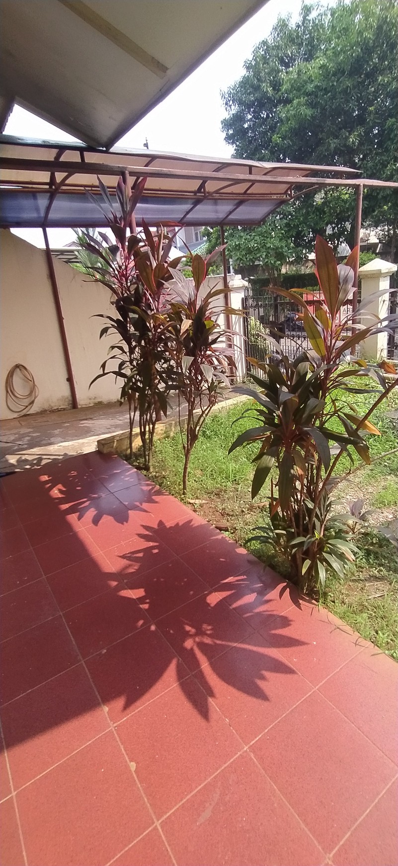 Posisi di Hook bebas banjir dalam perumahan yg bersih Asri di Rempoa