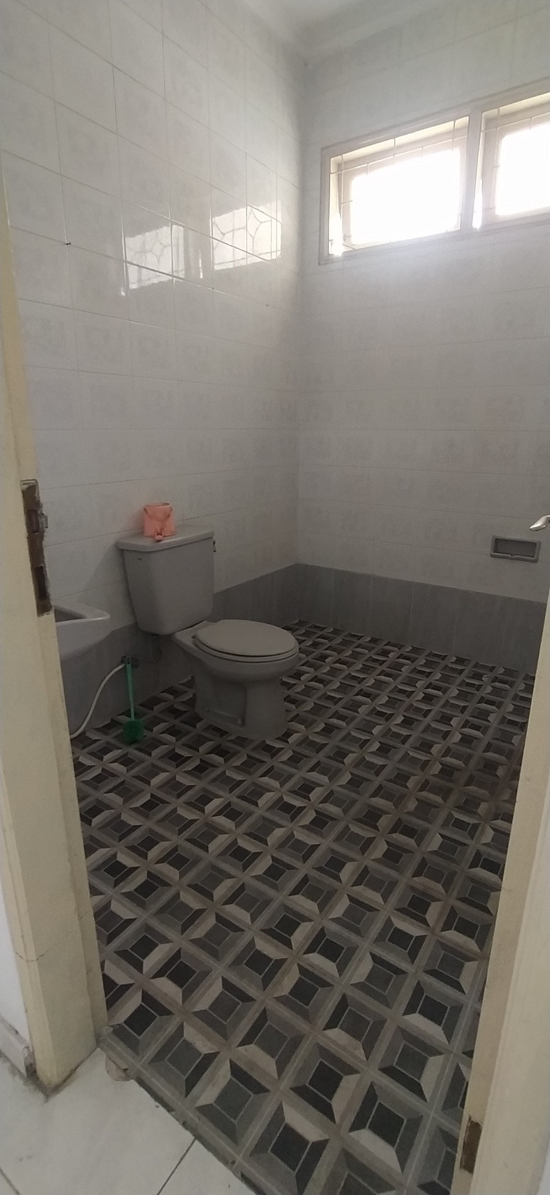 Posisi di Hook bebas banjir dalam perumahan yg bersih Asri di Rempoa