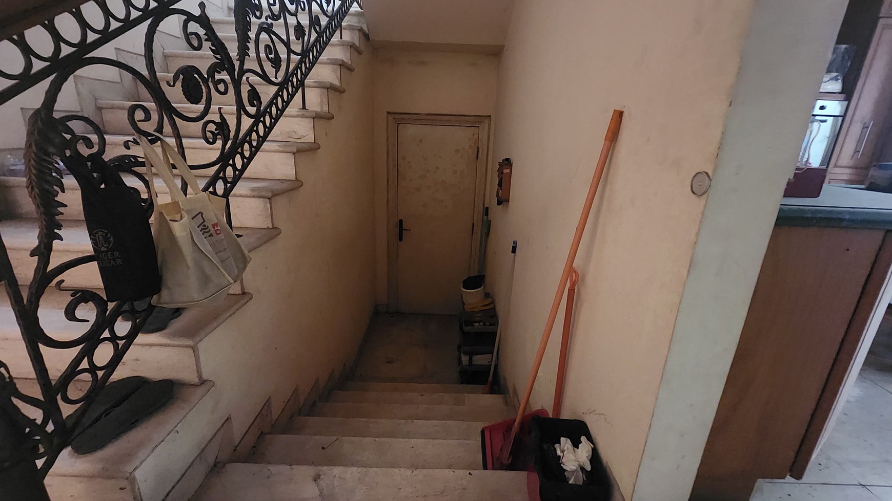 Rumah posisi boulevard di Kota Wisata