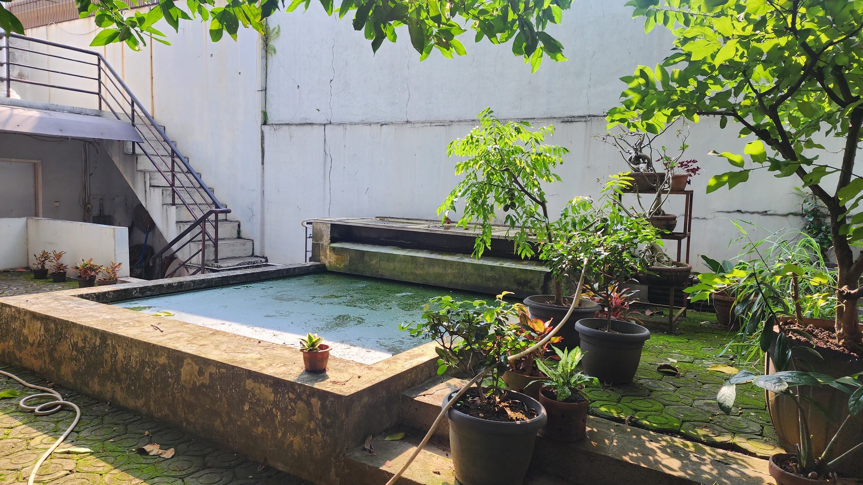 Rumah posisi boulevard di Kota Wisata