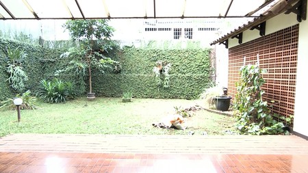 Rumah Terawat Siap Huni dalam komplek yang Tenang dan Asri di Bintaro Sektor 1