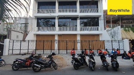 Disewakan Ruko 3,5 lantai di Rungkut Asri Tengah Surabaya
