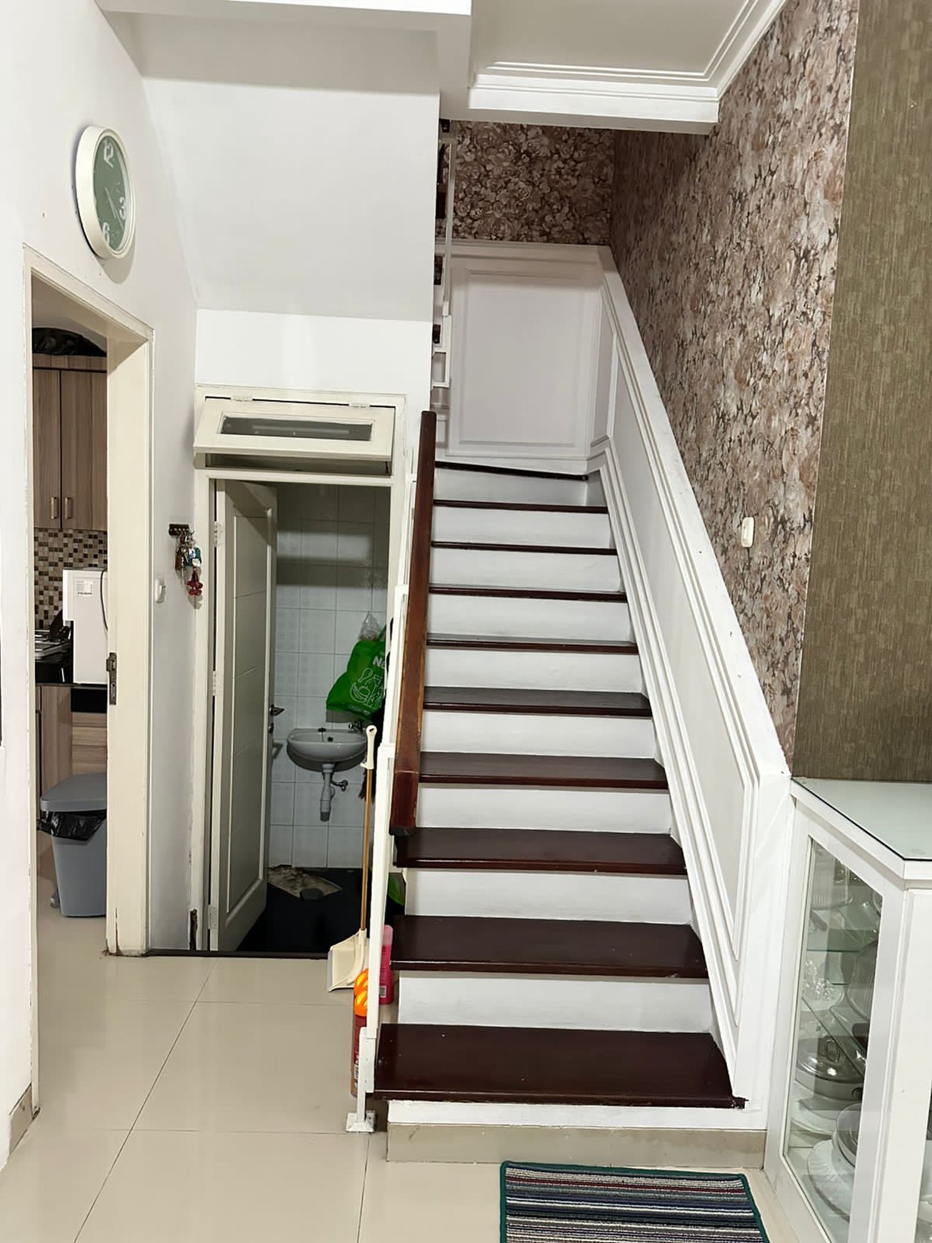 Dijual Rumah Nyaman dan Strategis di Cirendeu - Siap Huni