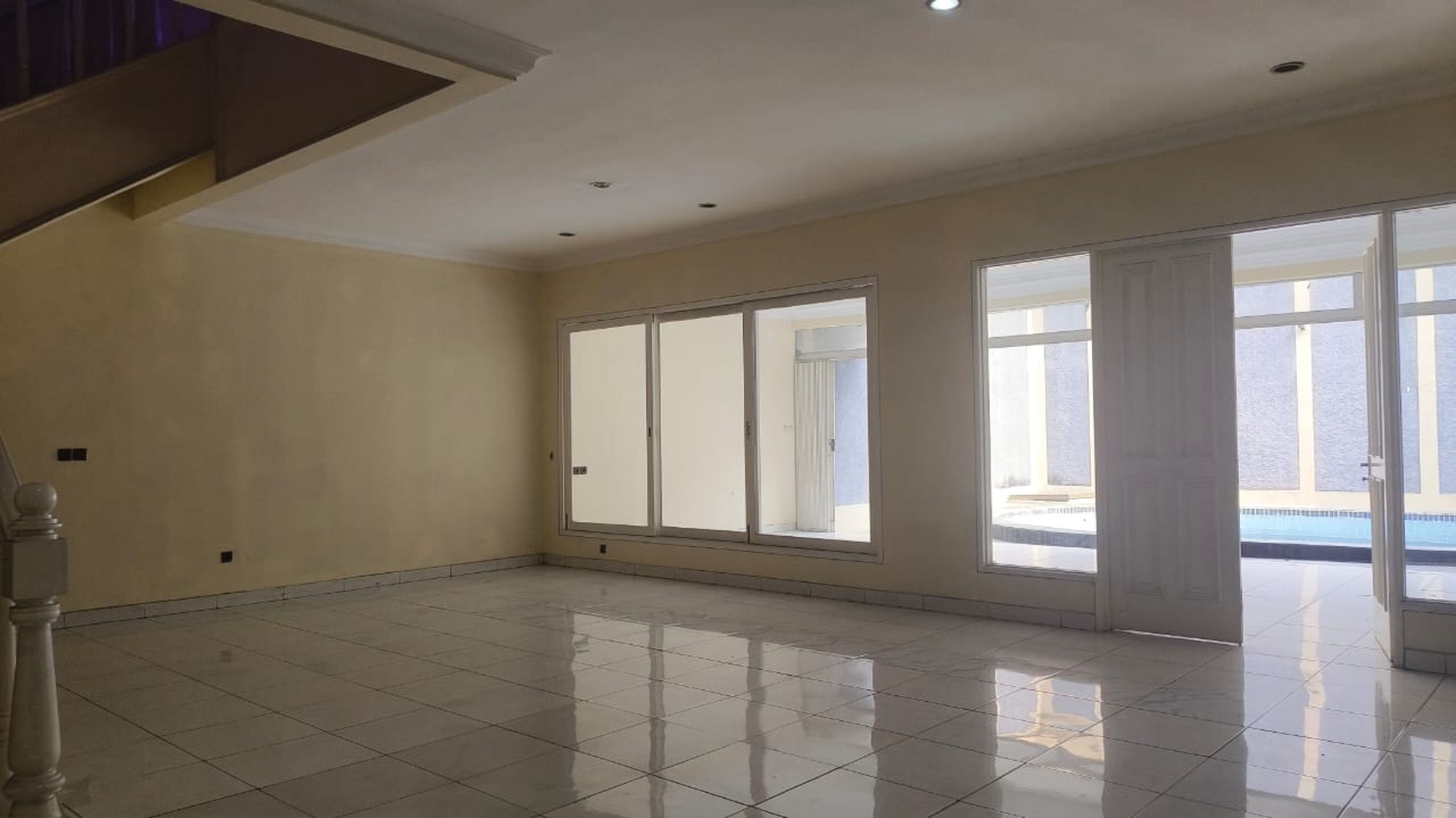 Disewakan Rumah untuk Usaha / Klinik - Lokasi Strategis di Pondok Indah