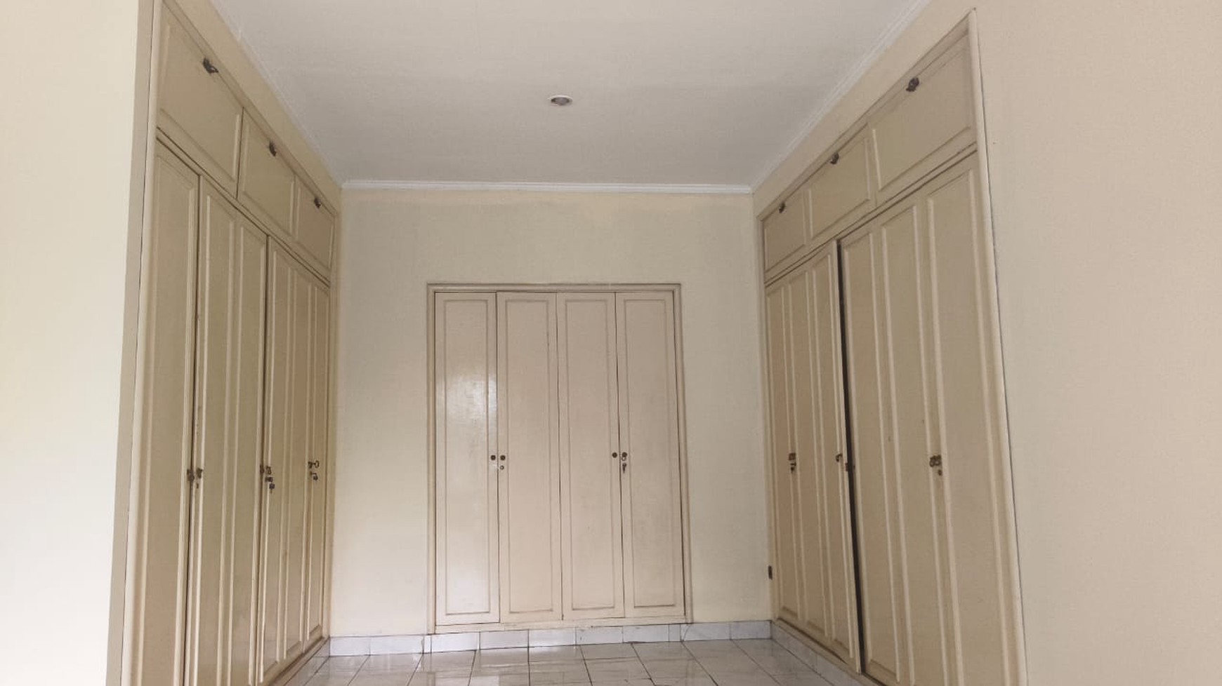 Disewakan Rumah untuk Usaha / Klinik - Lokasi Strategis di Pondok Indah