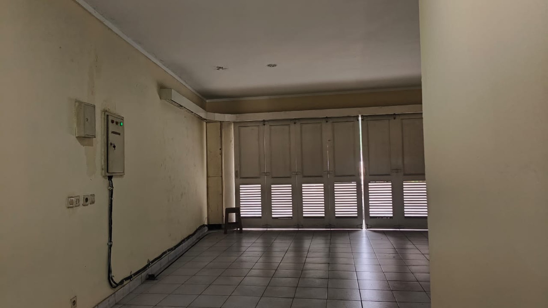 Disewakan Rumah untuk Usaha / Klinik - Lokasi Strategis di Pondok Indah