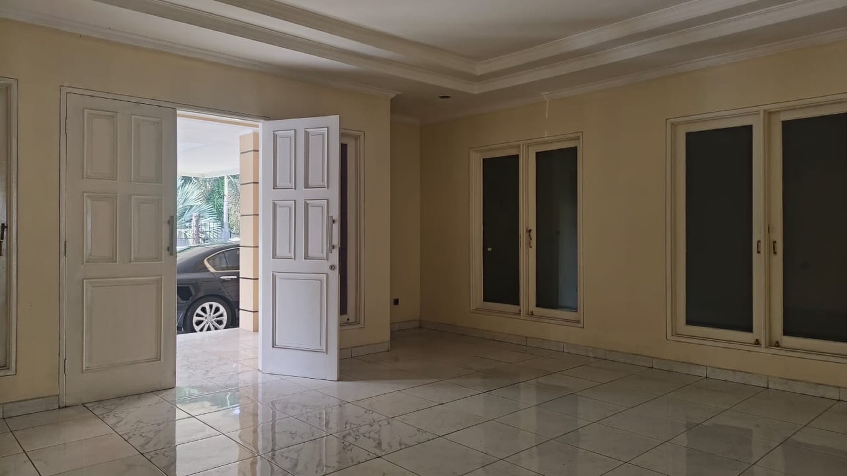 Disewakan Rumah untuk Usaha / Klinik - Lokasi Strategis di Pondok Indah