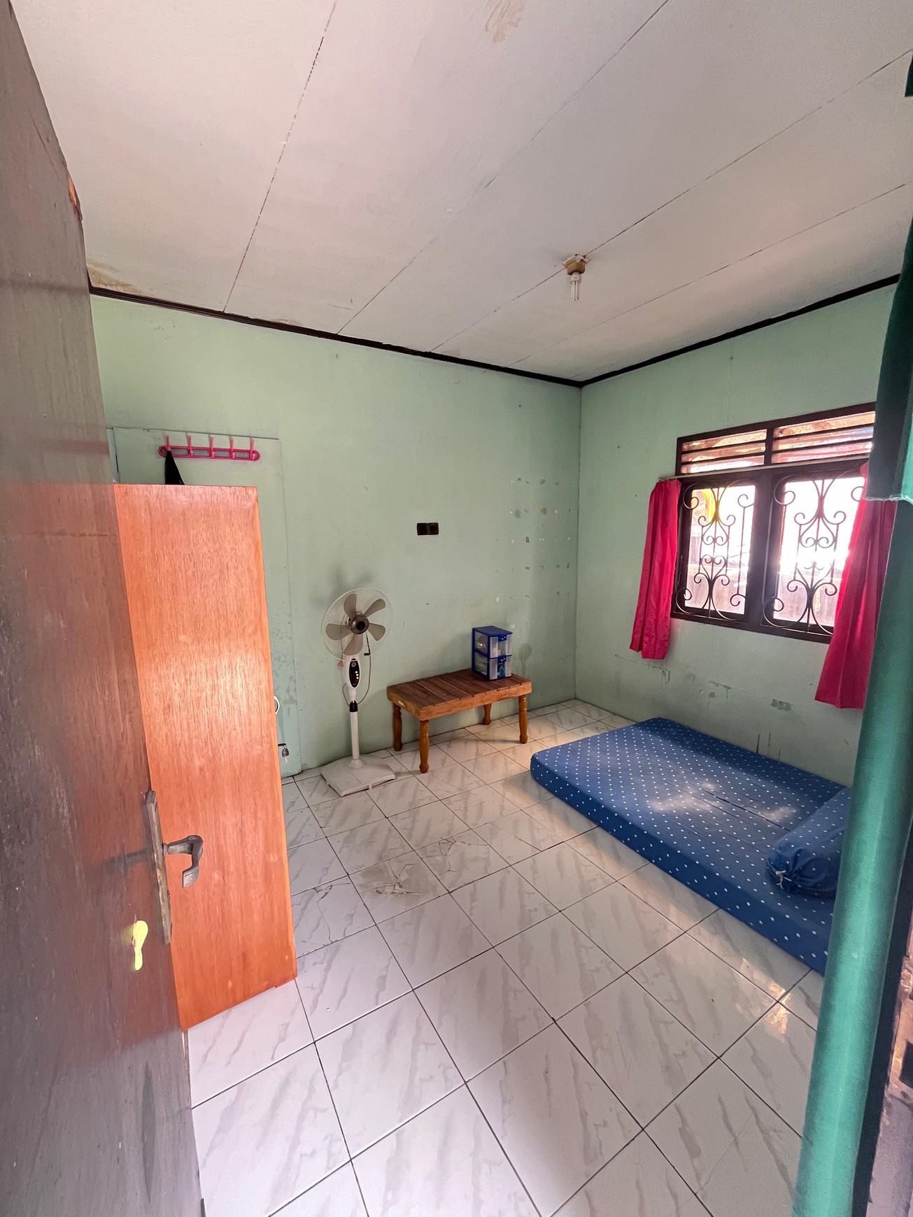 Dijual Rumah Usaha dan Kos Kosan - Lokasi Super Strategis di Raya Ciputat Pondok Pinang