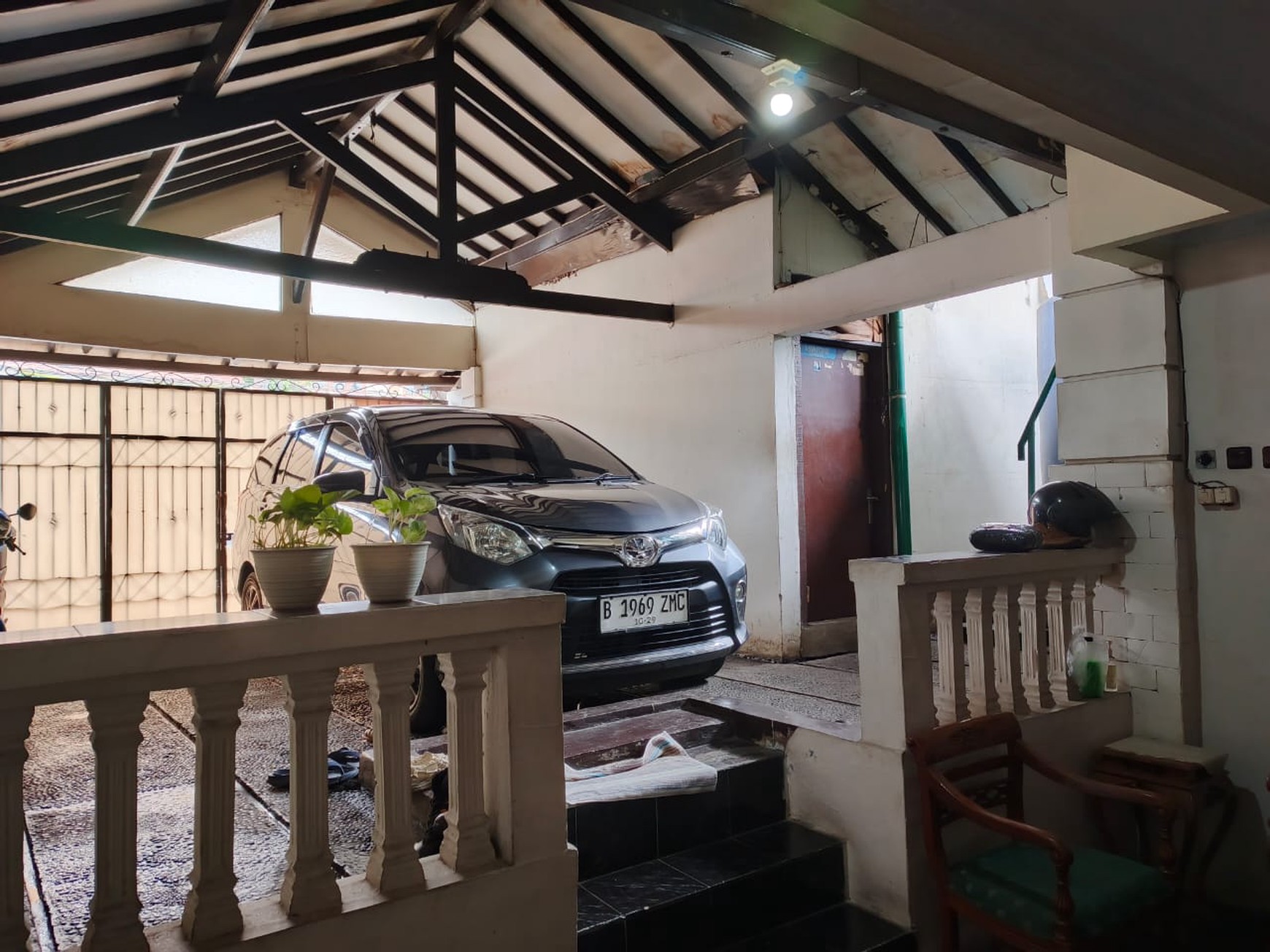 Dijual Rumah Usaha dan Kos Kosan - Lokasi Super Strategis di Raya Ciputat Pondok Pinang