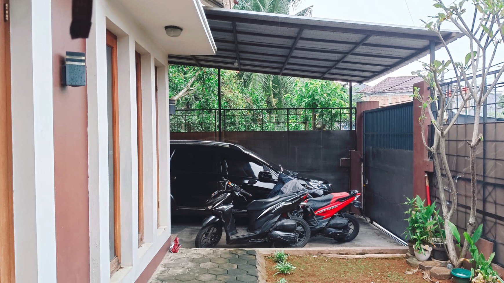  Dijual  Rumah Hook,di Cinere