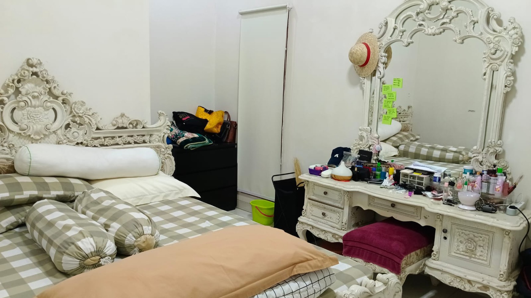  Dijual  Rumah Hook,di Cinere