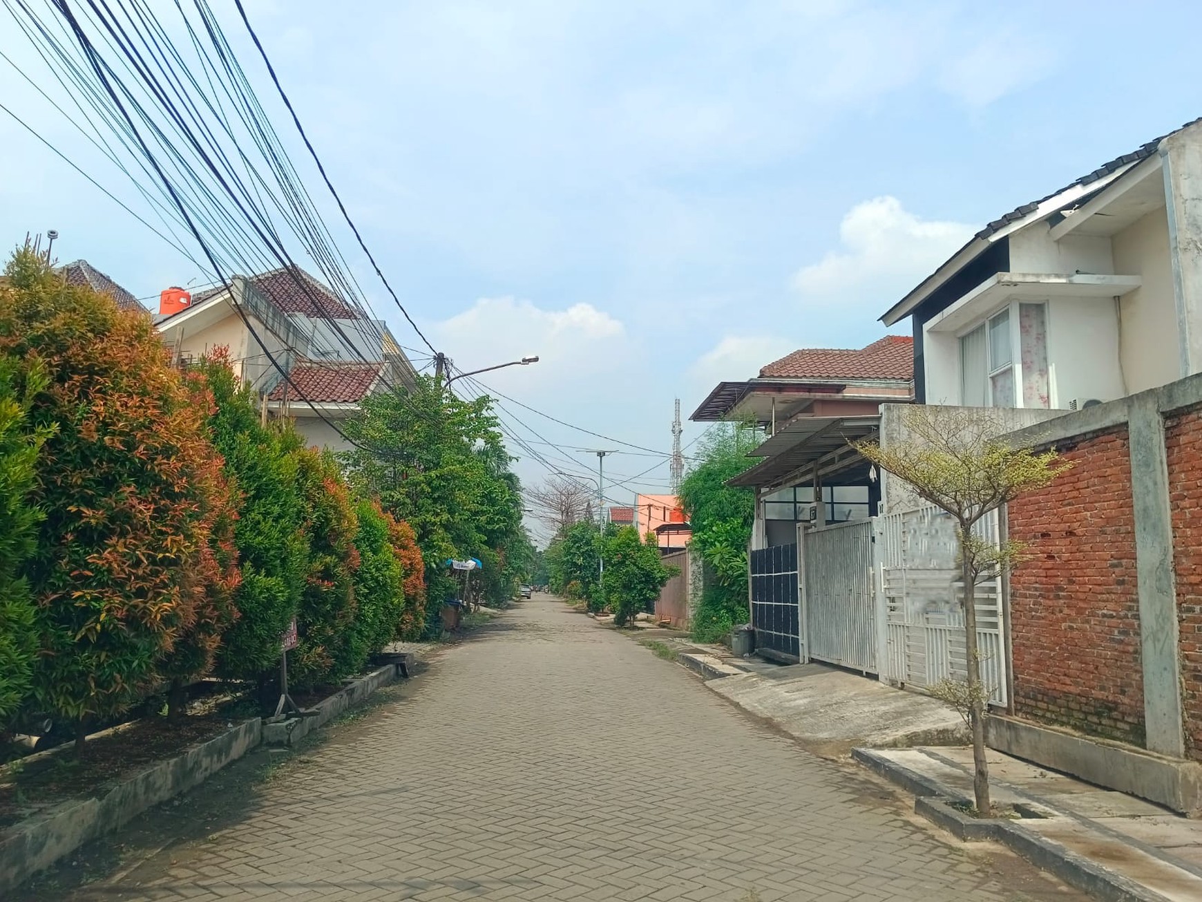 Dijual Tanah ( sudah dipagar ) di Komplek Pajak Bintaro