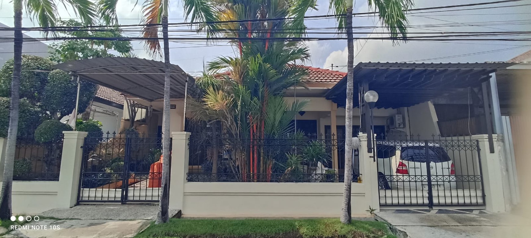 Dijual Rumah Siap Huni di Manyar Indah - Lokasi Strategis, Harga Nego!