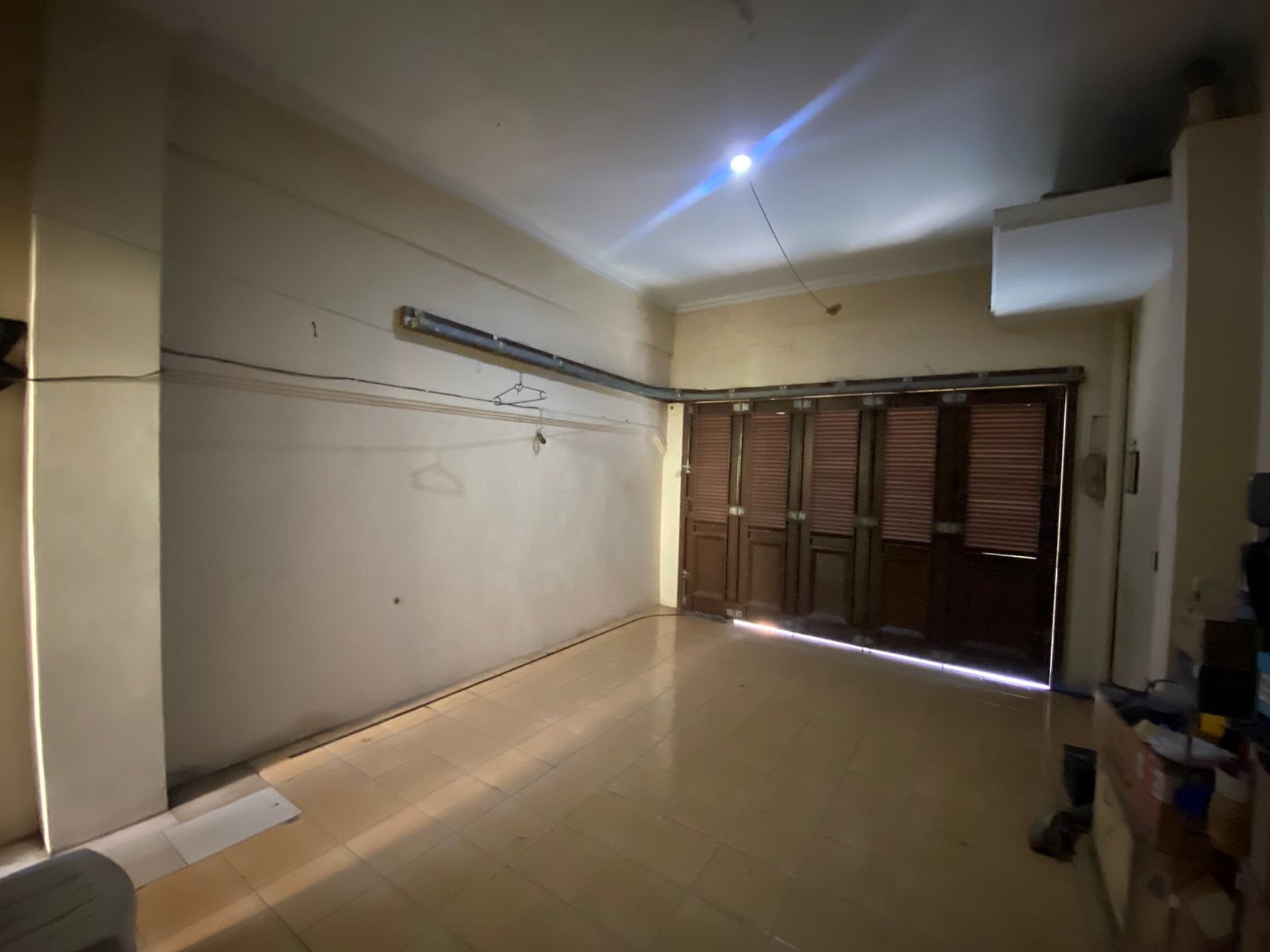 RUMAH HOMEY DAN ASRI 2 LANTAI DI PERUMAHAN TAMAN KENARI CIBUBUR