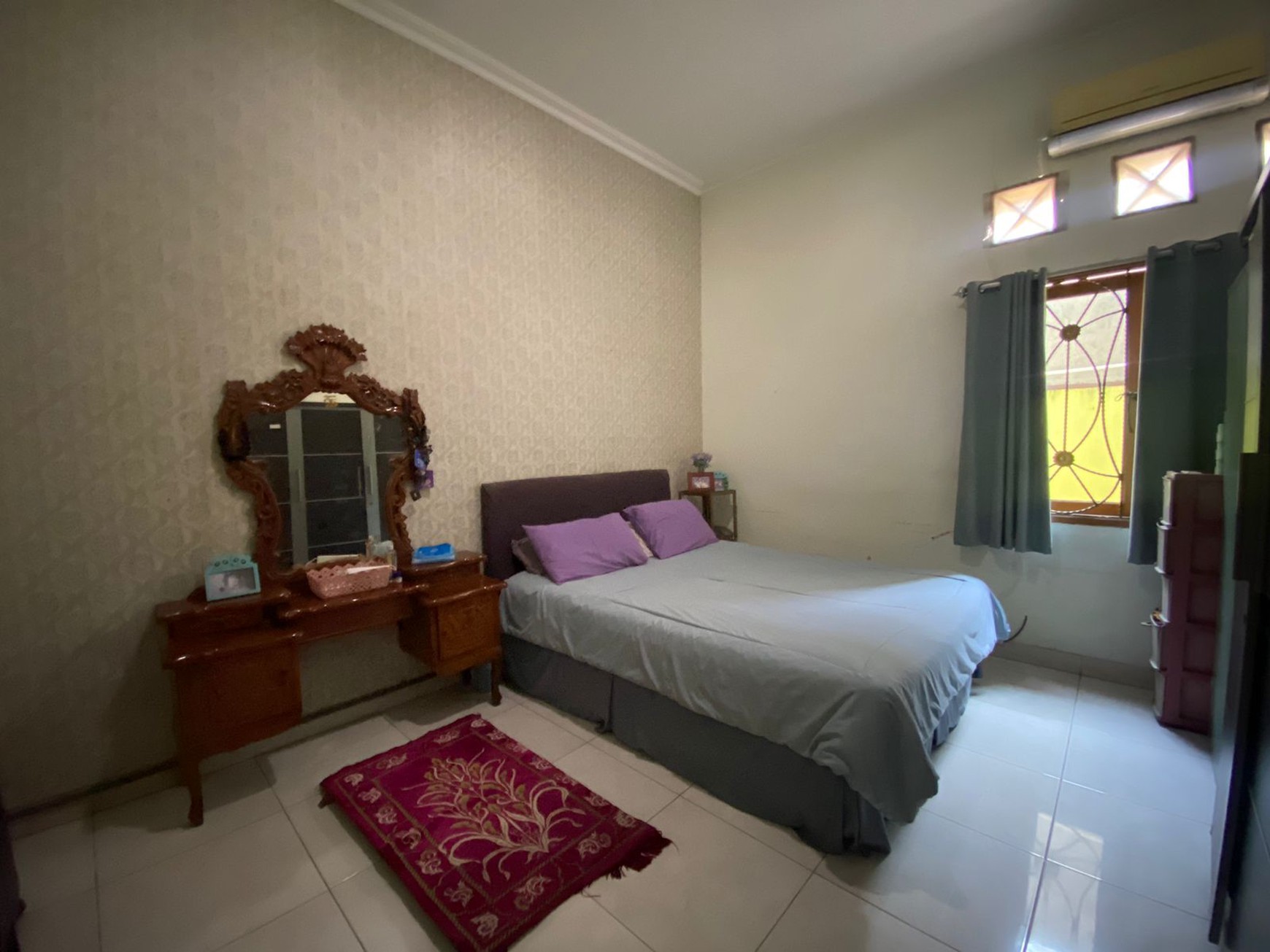 RUMAH HOMEY DAN ASRI 2 LANTAI DI PERUMAHAN TAMAN KENARI CIBUBUR