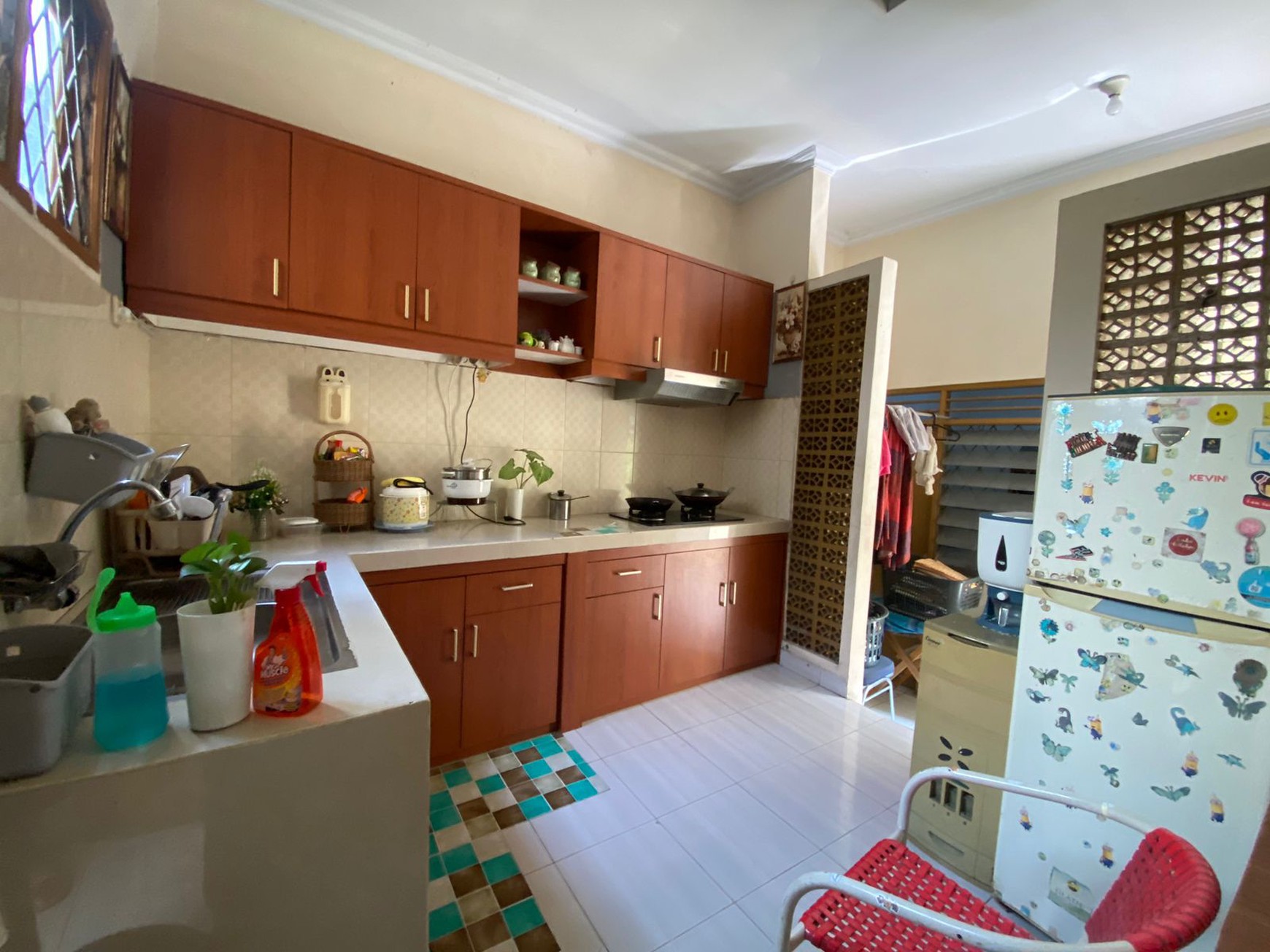 RUMAH HOMEY DAN ASRI 2 LANTAI DI PERUMAHAN TAMAN KENARI CIBUBUR